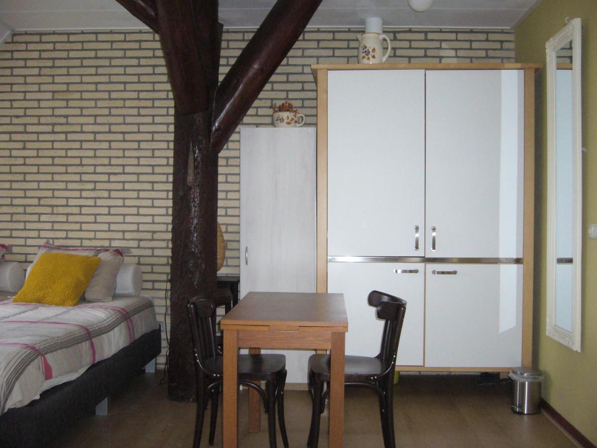 Bed and Breakfast De Stjelp Pleats Lemmer Exterior foto