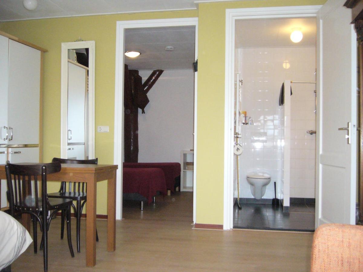Bed and Breakfast De Stjelp Pleats Lemmer Exterior foto